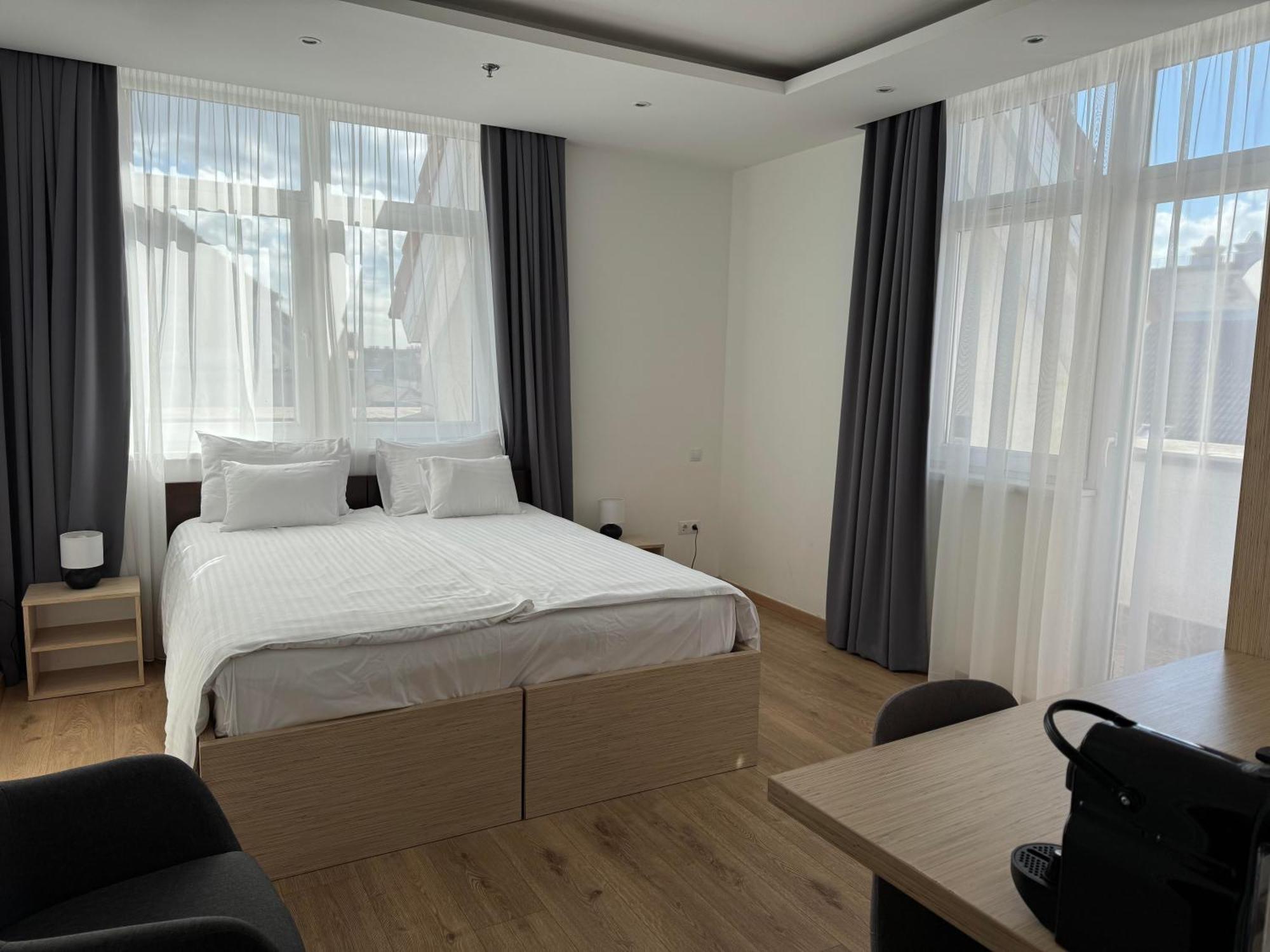 Rooftop City Residence With Deep Garage Budapest Phòng bức ảnh
