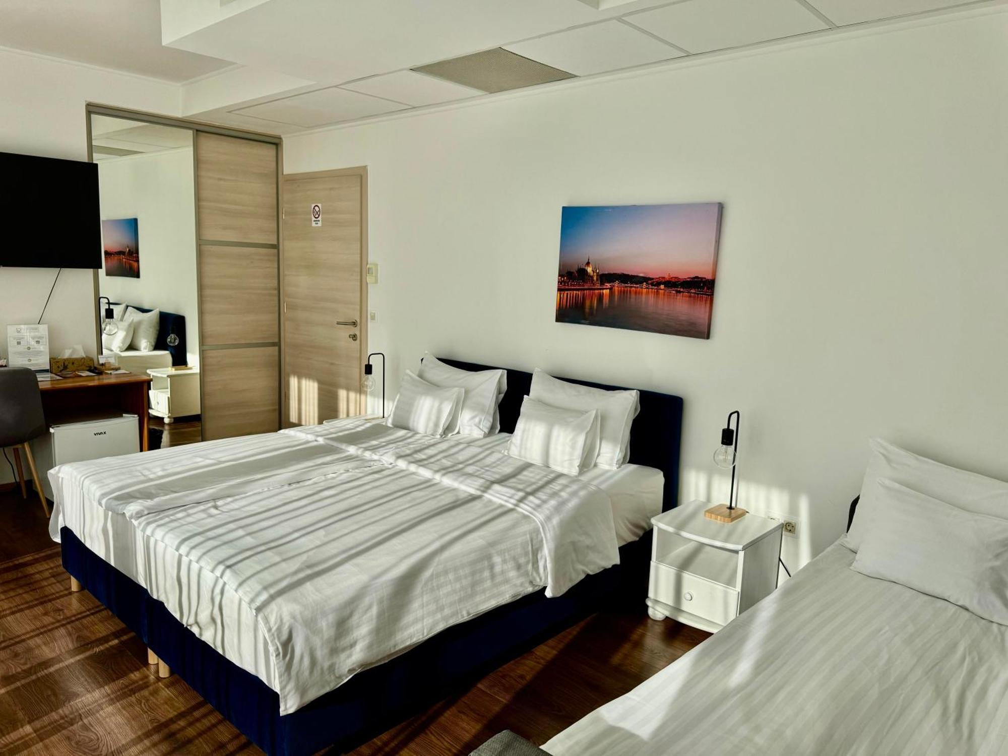 Rooftop City Residence With Deep Garage Budapest Ngoại thất bức ảnh