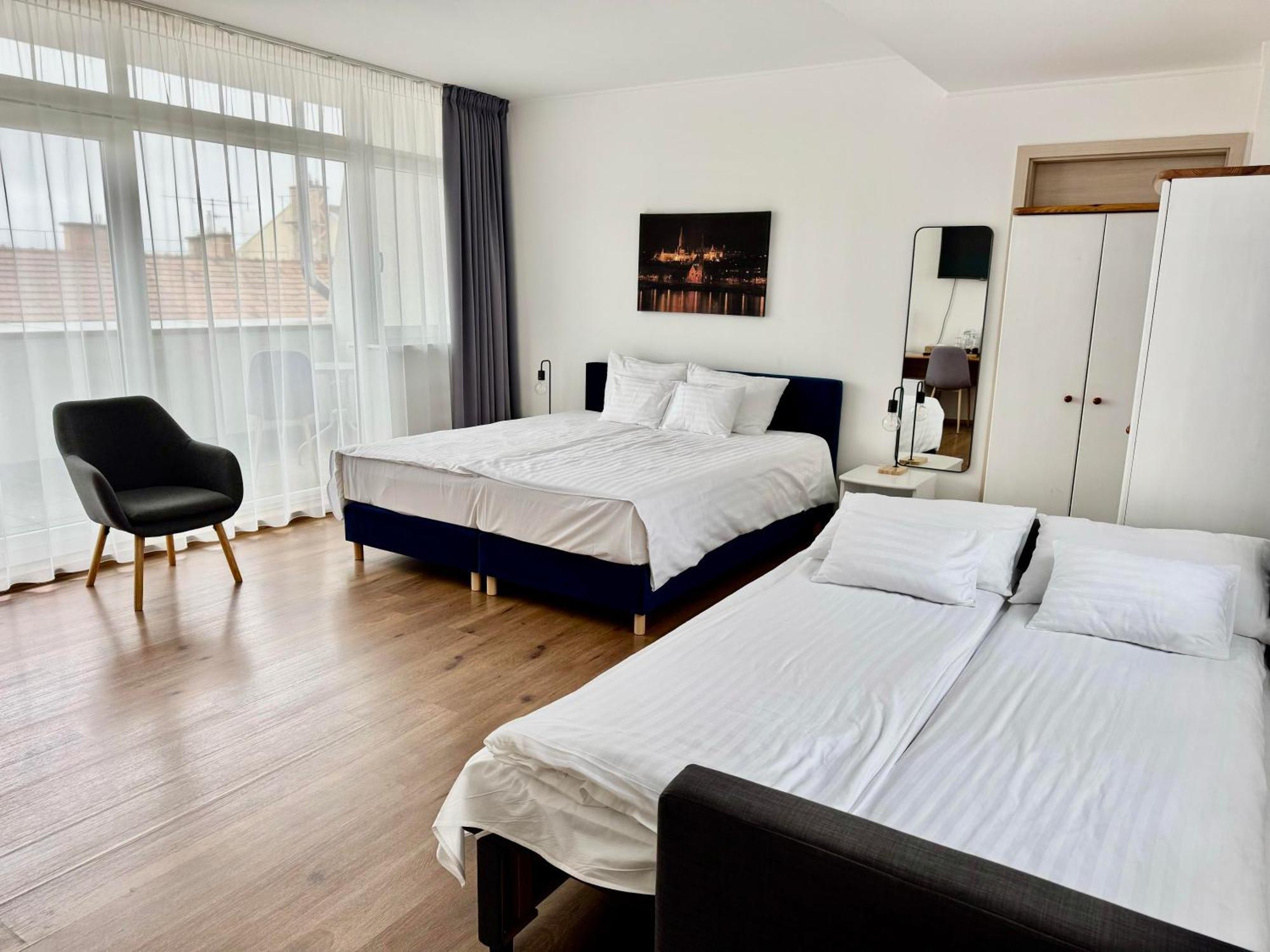 Rooftop City Residence With Deep Garage Budapest Ngoại thất bức ảnh