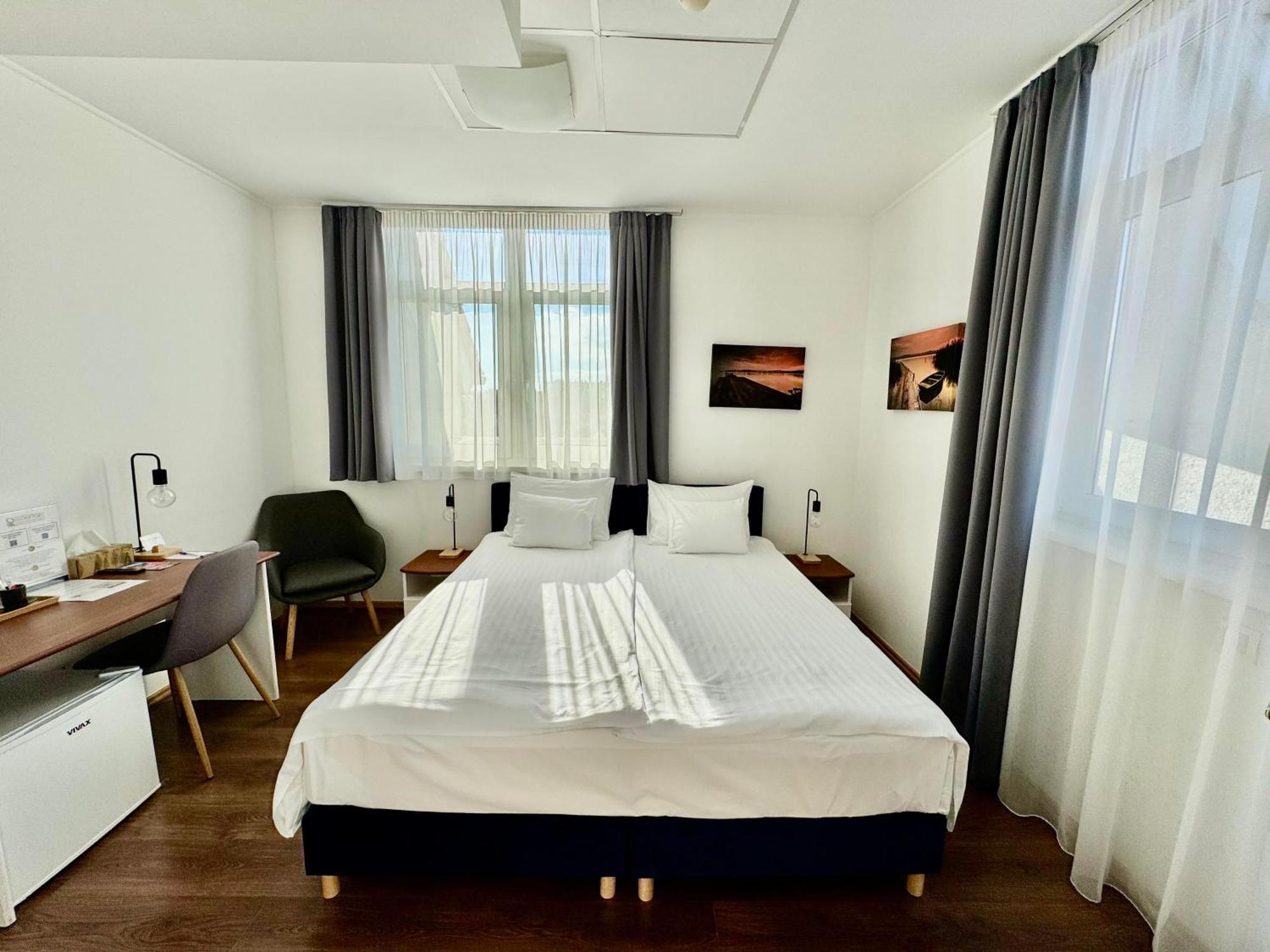 Rooftop City Residence With Deep Garage Budapest Ngoại thất bức ảnh