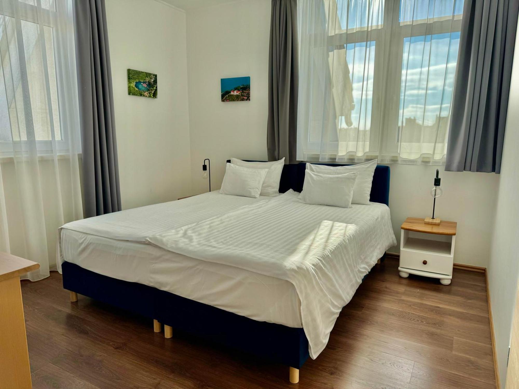 Rooftop City Residence With Deep Garage Budapest Ngoại thất bức ảnh