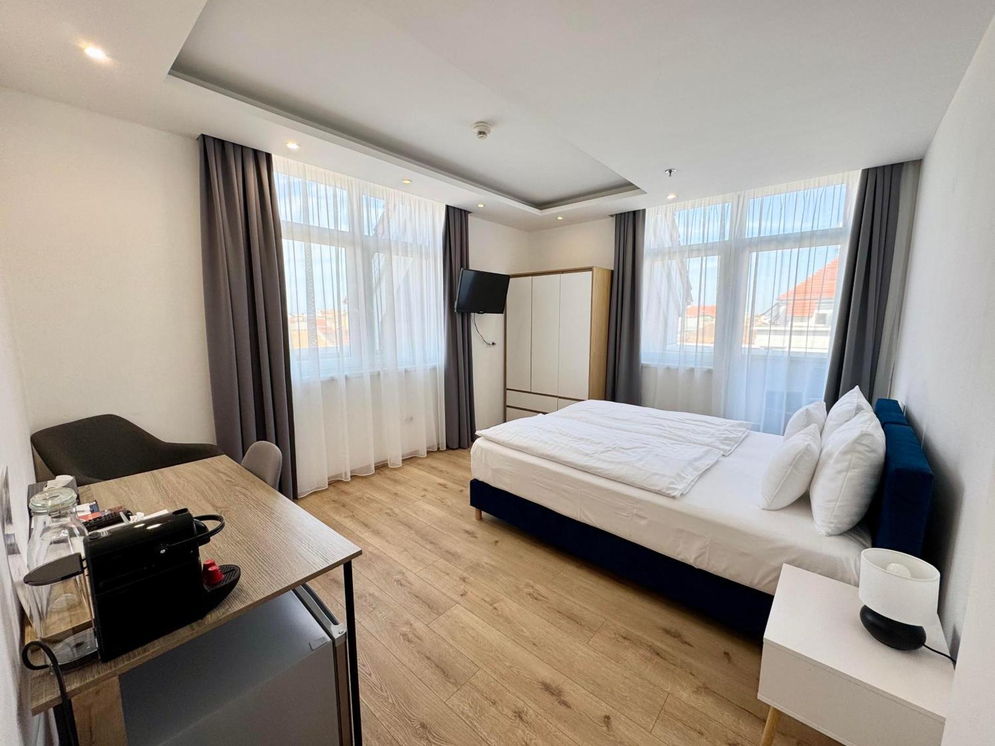 Rooftop City Residence With Deep Garage Budapest Ngoại thất bức ảnh