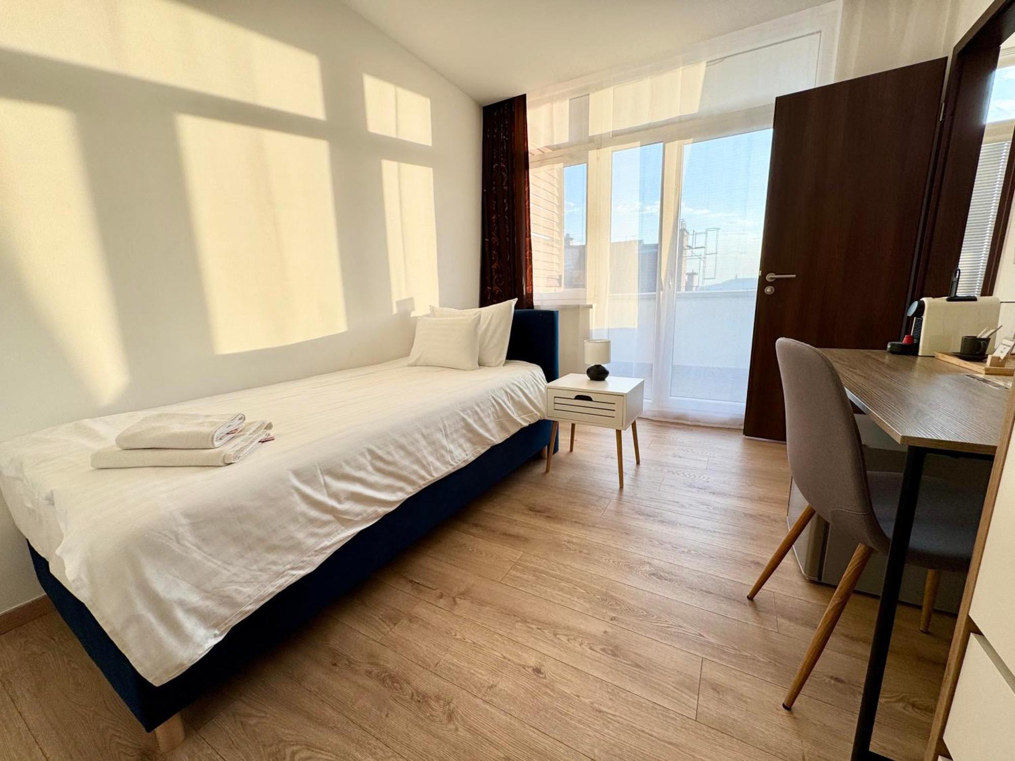 Rooftop City Residence With Deep Garage Budapest Ngoại thất bức ảnh