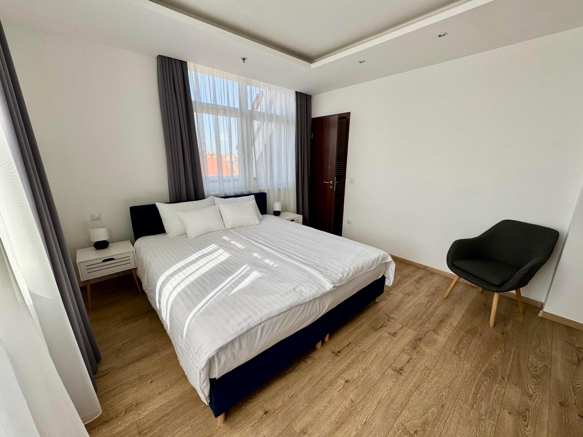 Rooftop City Residence With Deep Garage Budapest Ngoại thất bức ảnh