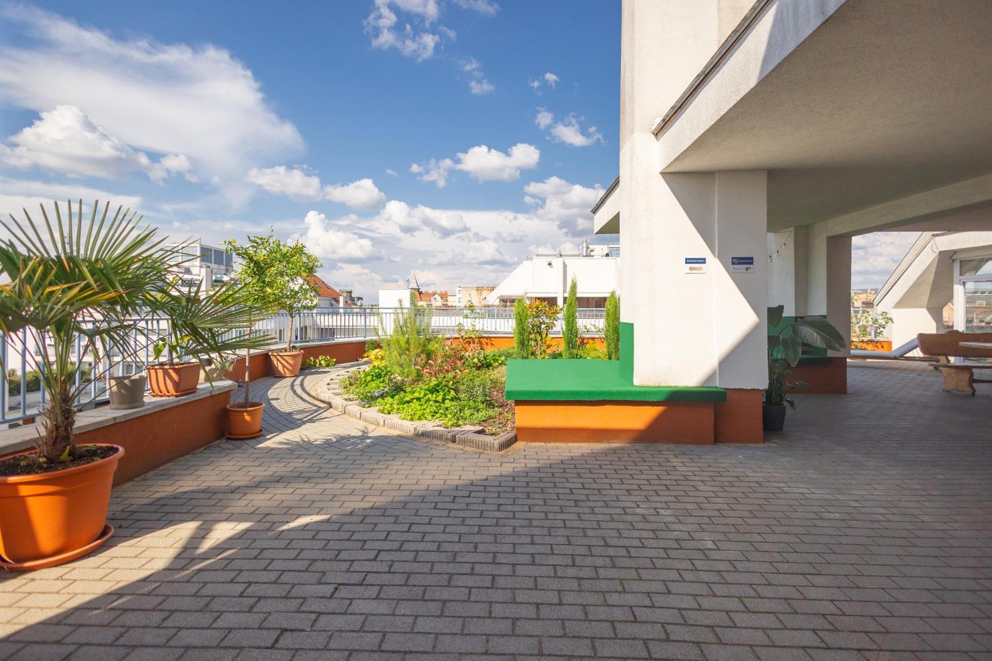 Rooftop City Residence With Deep Garage Budapest Ngoại thất bức ảnh